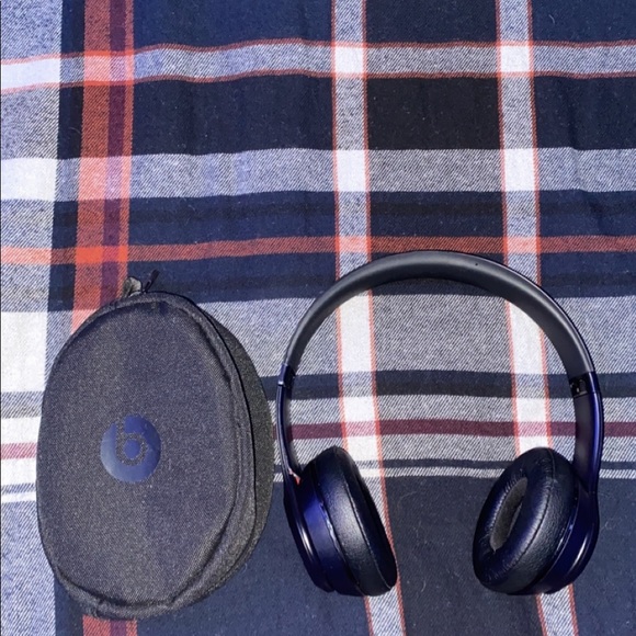 BeatsByDre Headphone Bundle - Picture 3 of 3